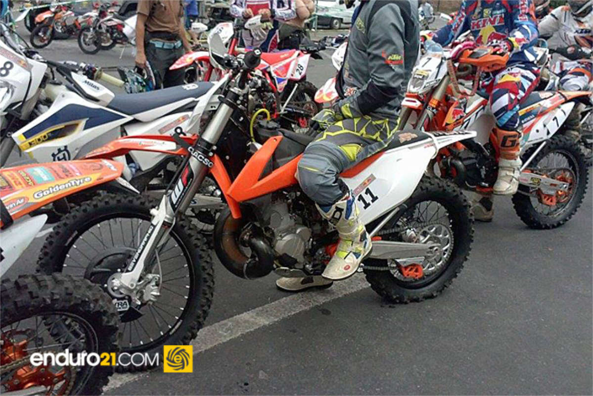 ktm-2017-enduro-exc-2-stroke_33
