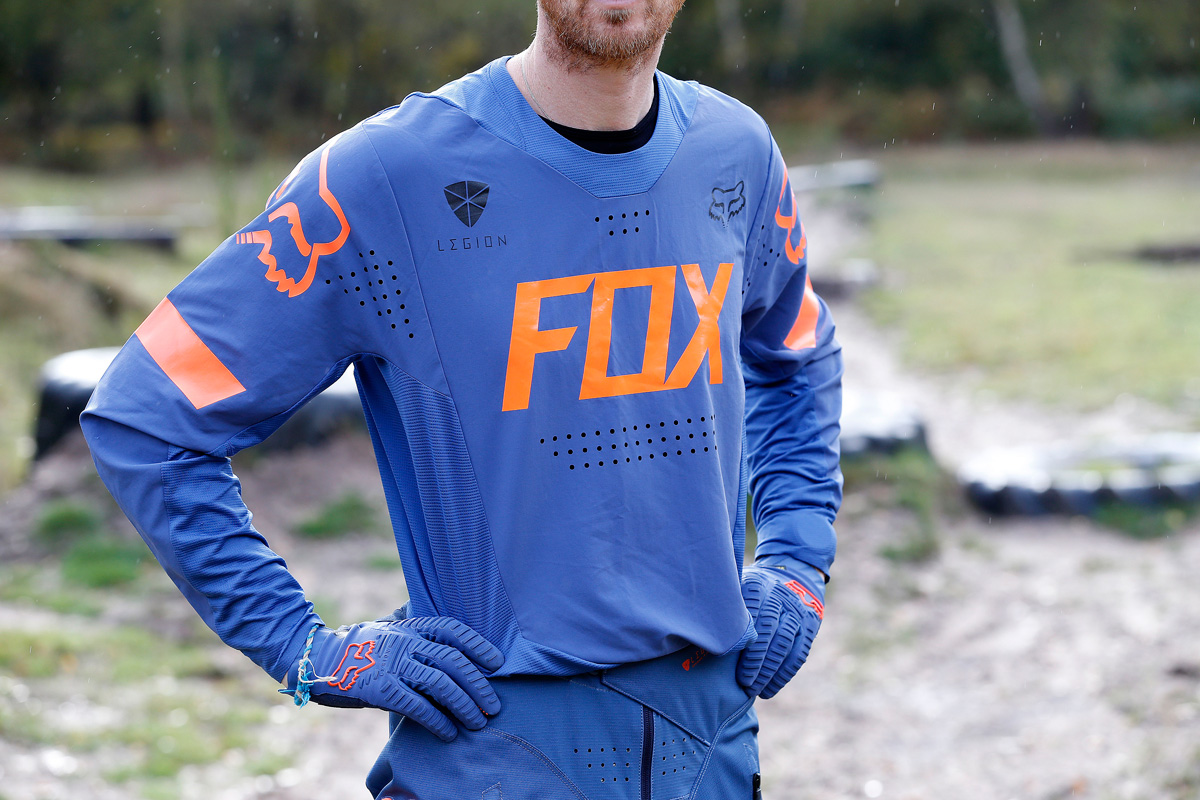 fox-legion-enduro-racewear_tested-nov-16_7m_7348_1200