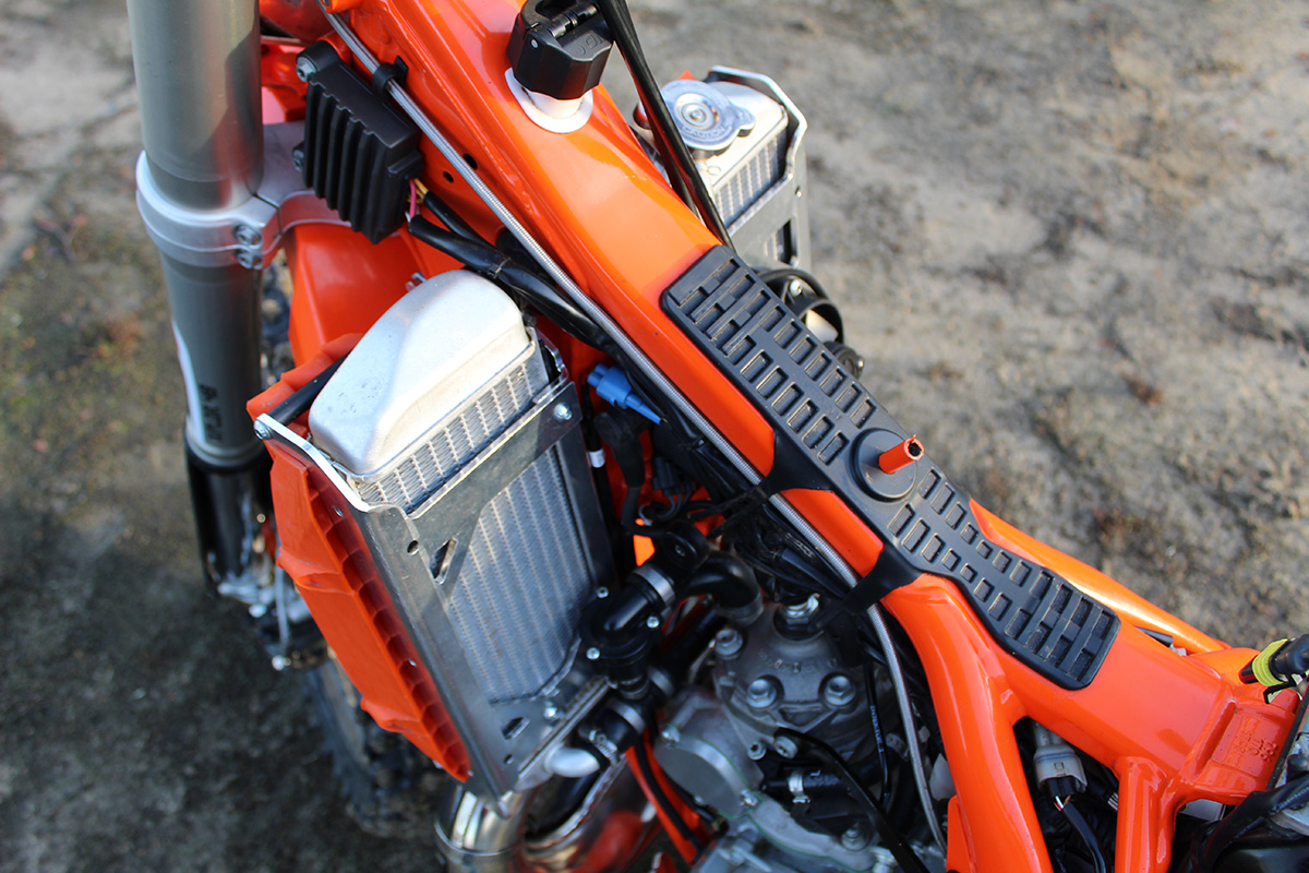 enduro_engineering_radiator_guards_enduro21_ktm_300_exc_tpi_lhs_p55217