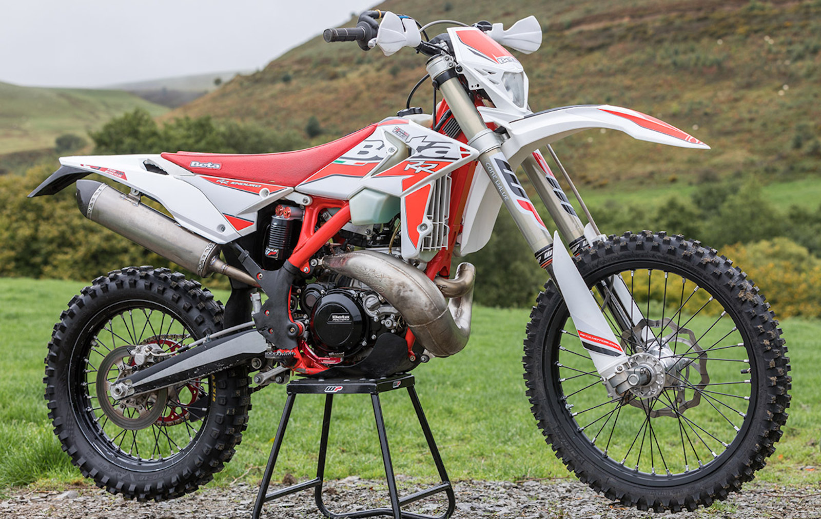 beta_rr_300_wp_cone_valve_trax_enduro21_560