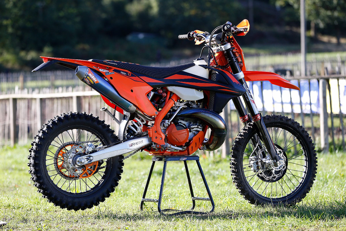 KTM 300 EXC test mule - TPI at Hawkstone Park 