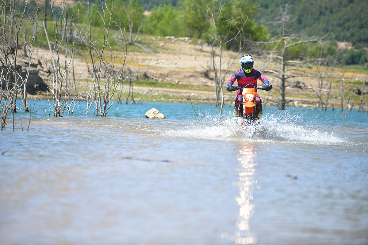 ktm_my2020_exc_launch_150_560