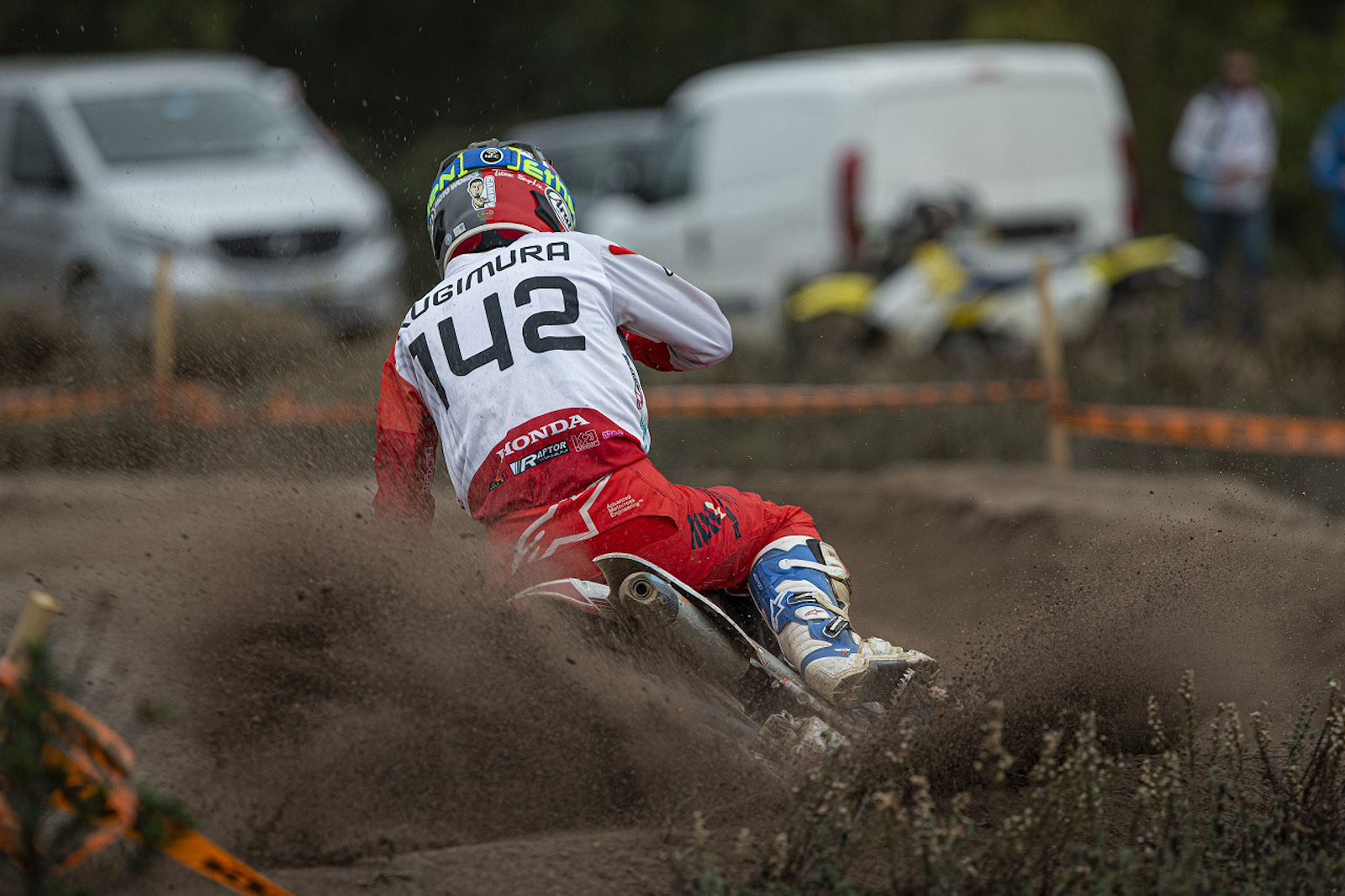 tadashi_kugimurajapan-isde-gold_sand_560