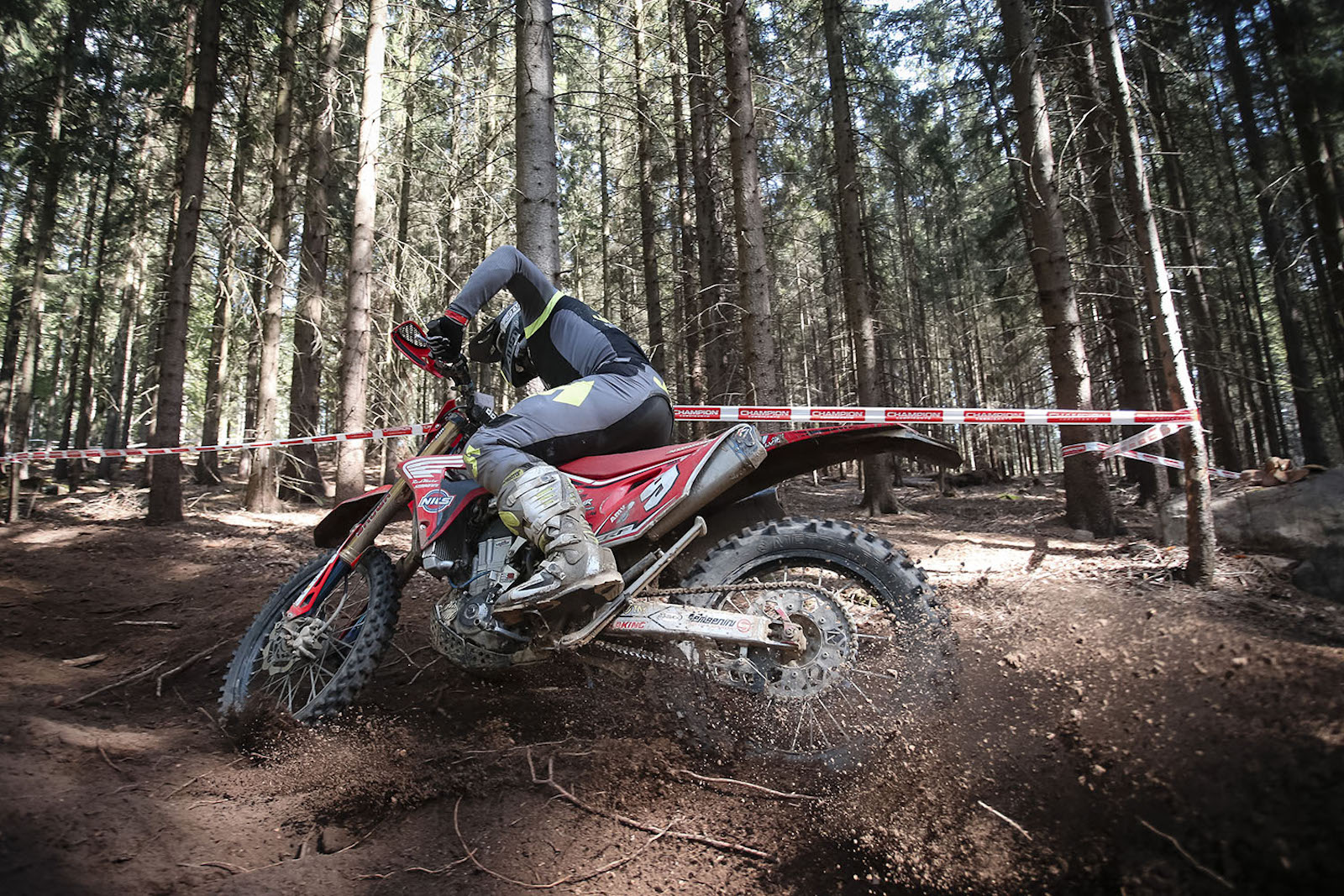 alex_salvini_endurogp_2019_rnd6_5145_560