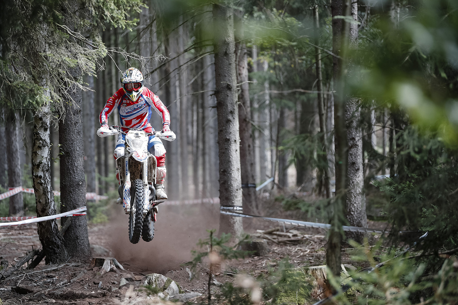 steve_holcombe_endurogp_2019_rnd6_3053_560
