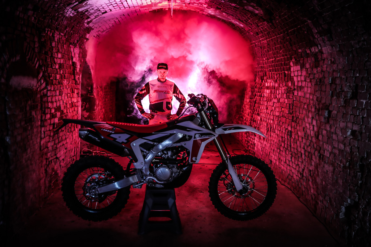 Loic Larrieu signs with new Fantic Factory Team
