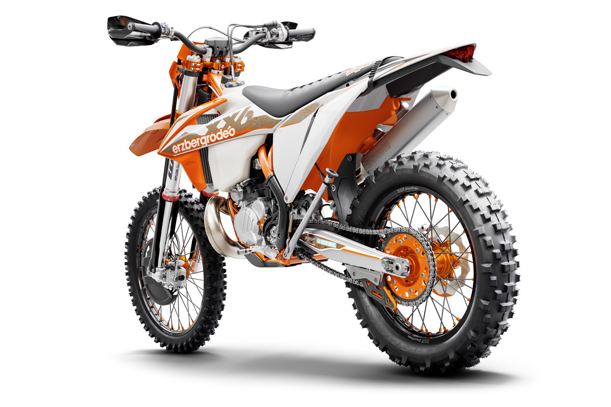 ktm_300-exc-tpi-erzberg-rodeo_l_side_my21_560