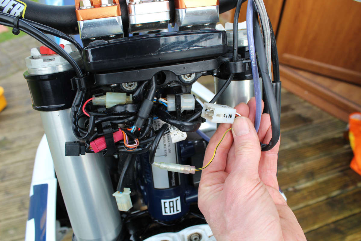 fitting_a_kill_switch_wiring_560