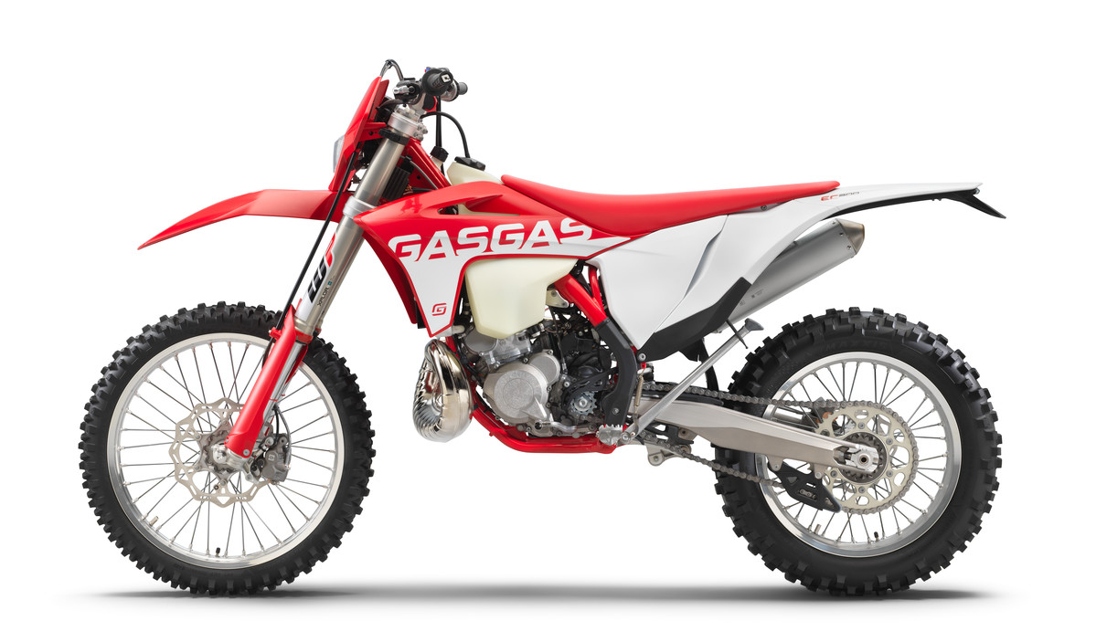 ec-300-90de_le_my2021