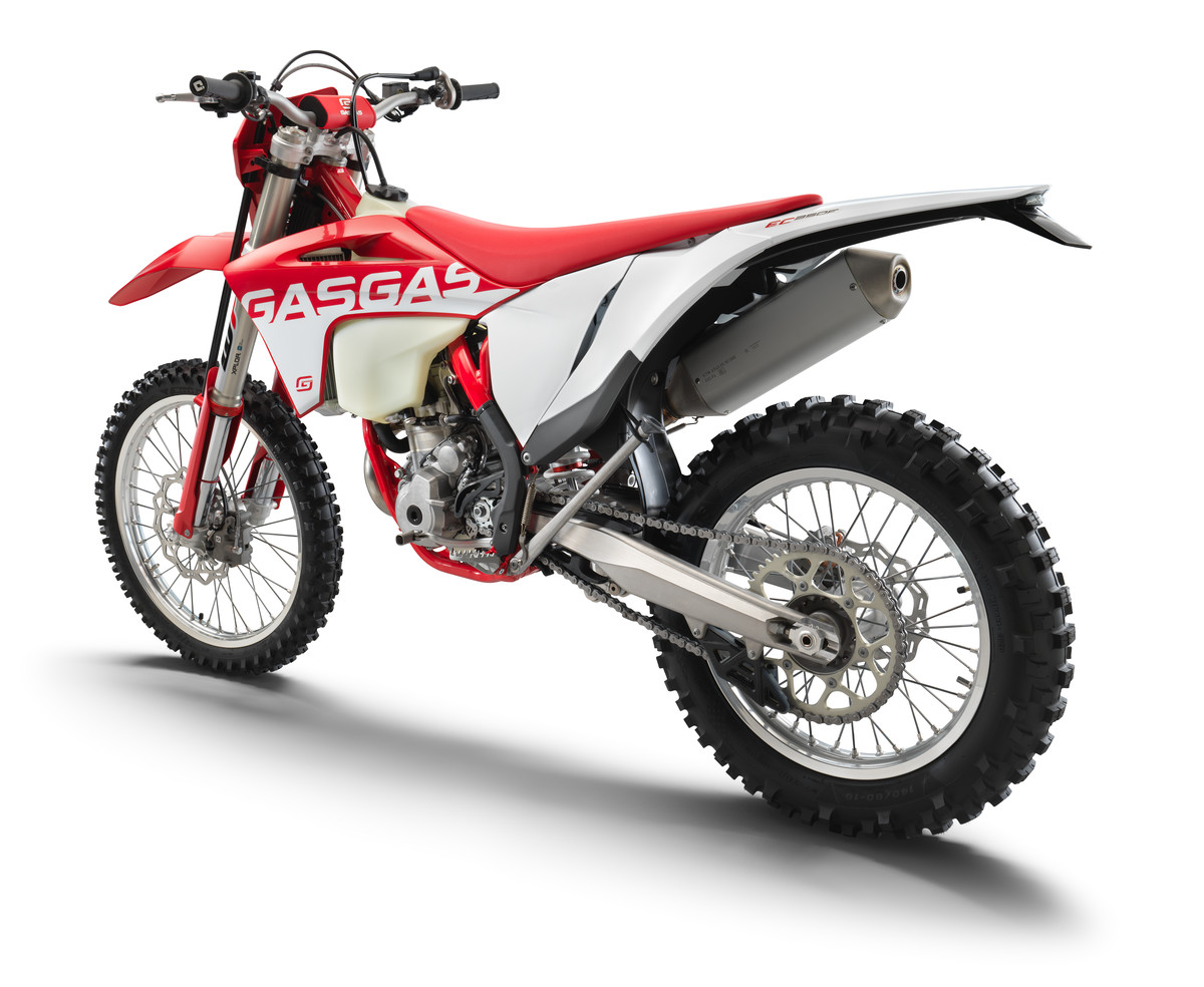 ec-350-f-rear-le_my2021