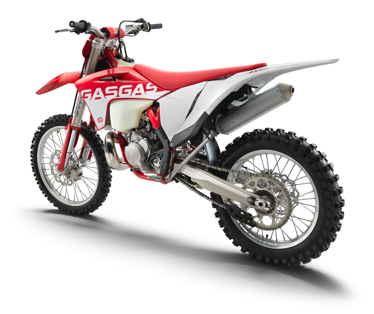 ex-300-rear-le_my2021