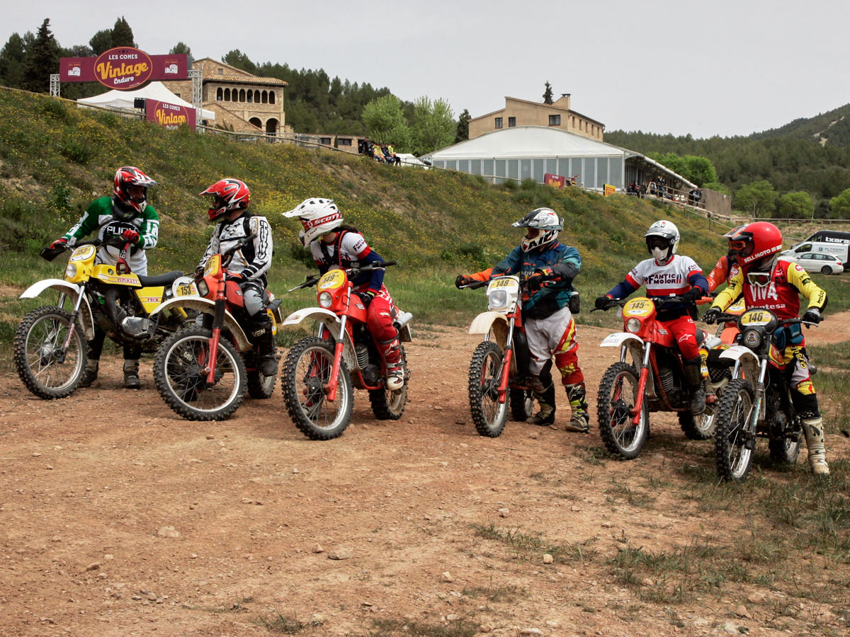 Josep Garcia and Carlos Checa tackle Vintage Enduro