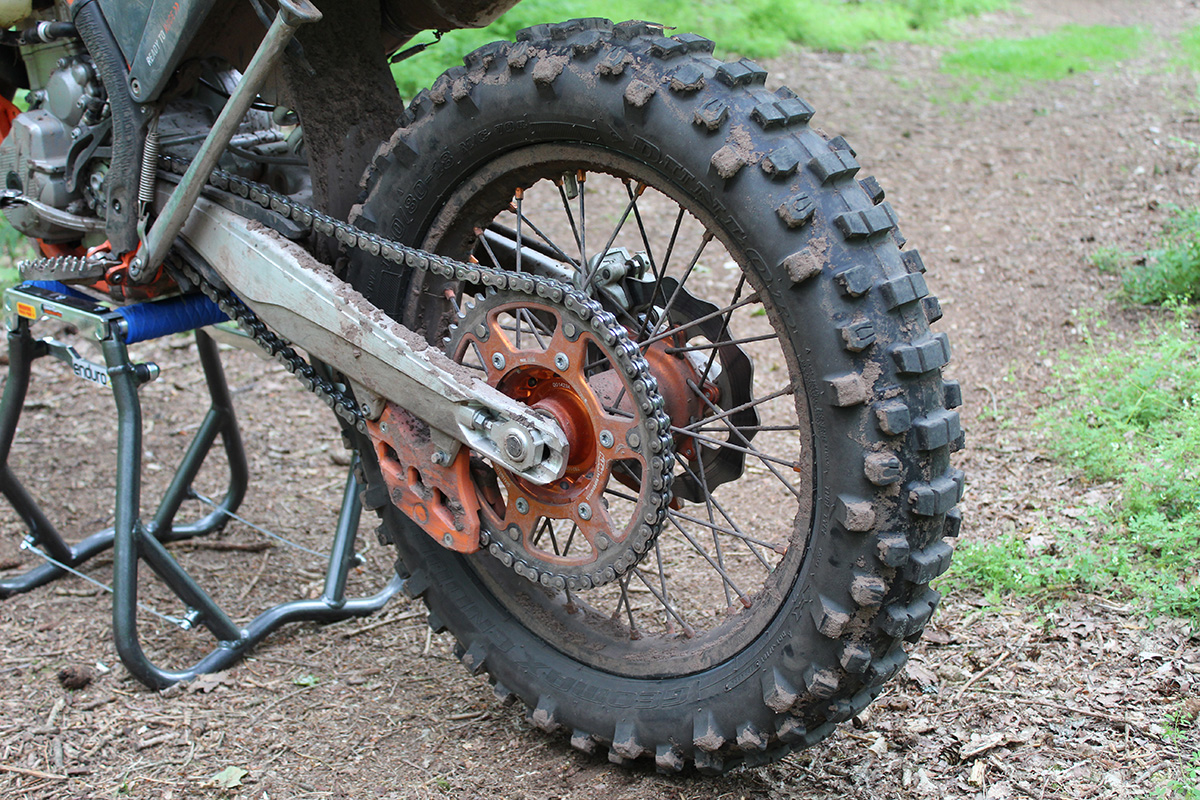 hanging_enduro21_350_exc-f_hawkstone_chain-guard-img_2256