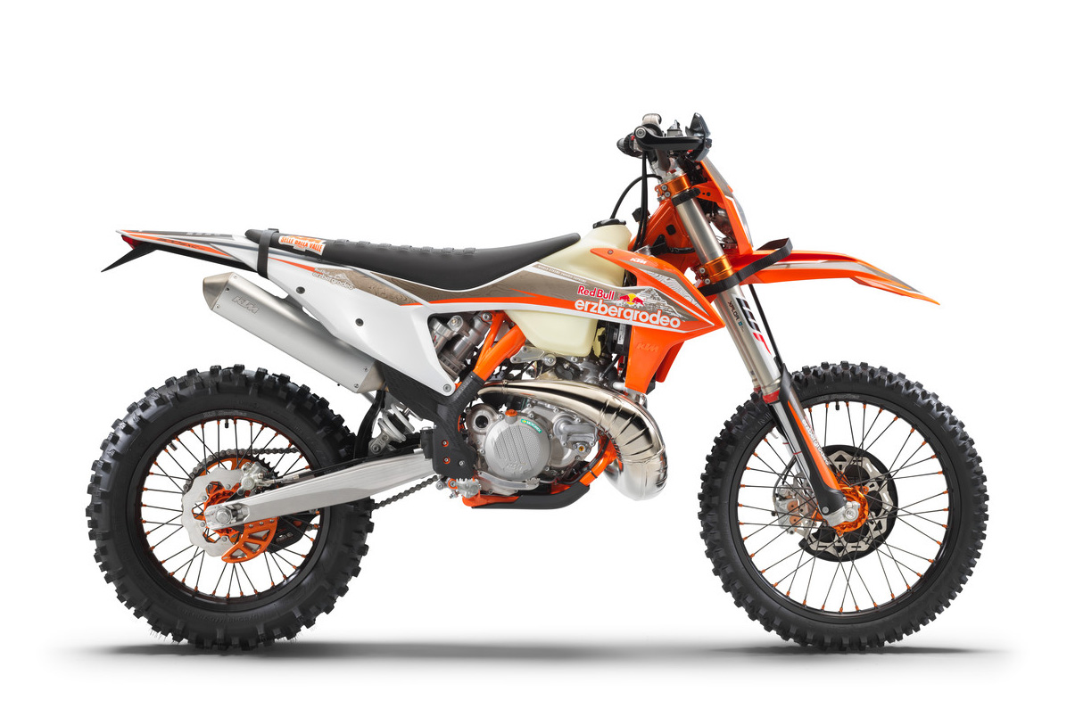First look: 2022 KTM 300 EXC TPI Erzbergrodeo Edition
