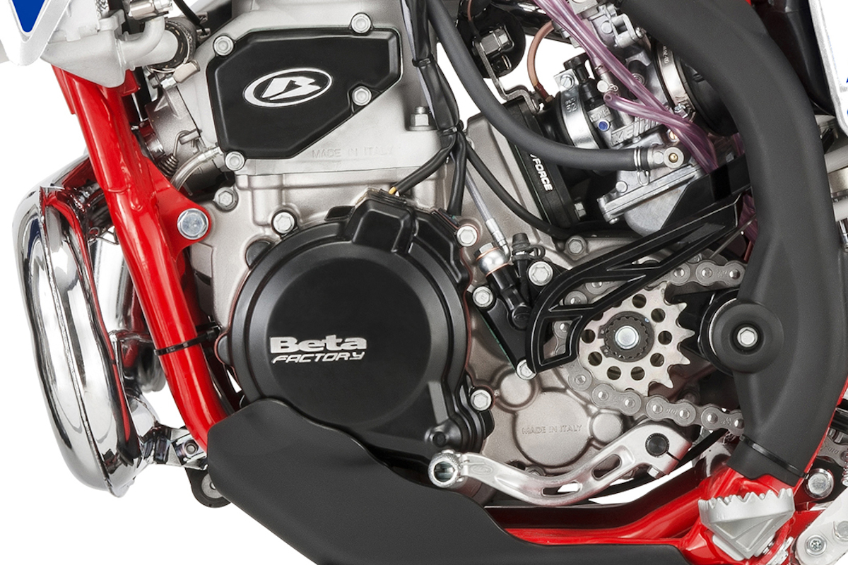 22_xtrainer_engine_left