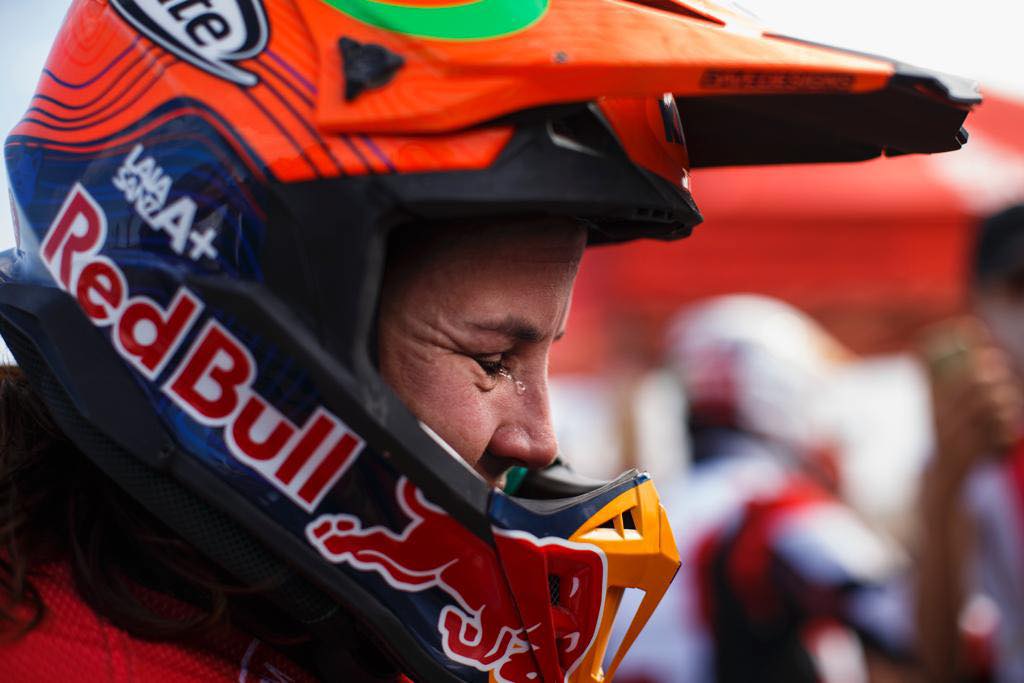 Laia Sanz officially calls time on Dakar Rally bike career