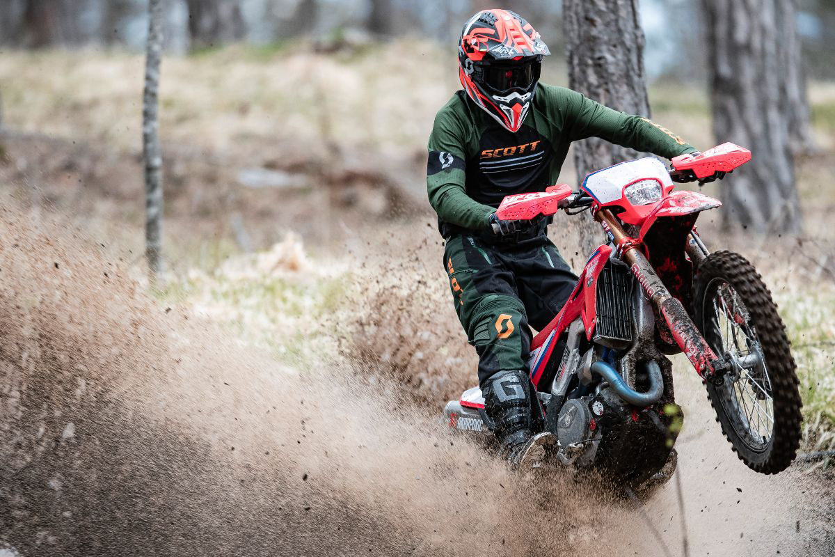 First look: New Enduro-focused X-Plore clothing range from Scott