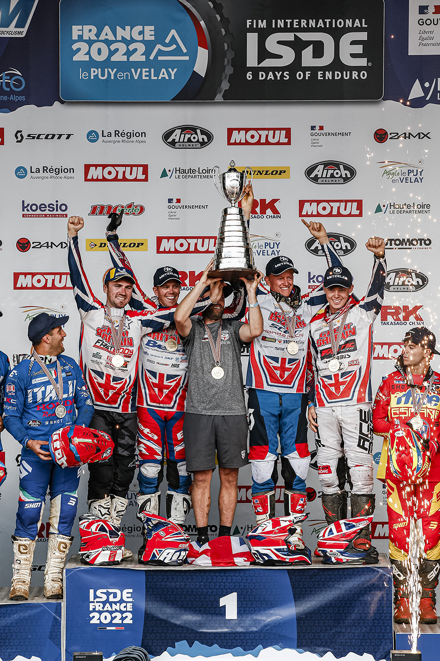 podium-trophy220903_isde_france_1687