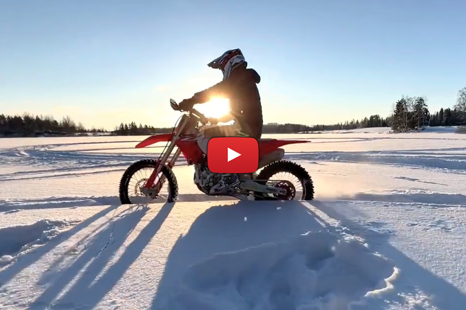 “you need warm pants” and “-17 is fine” – Enduro training in snow 