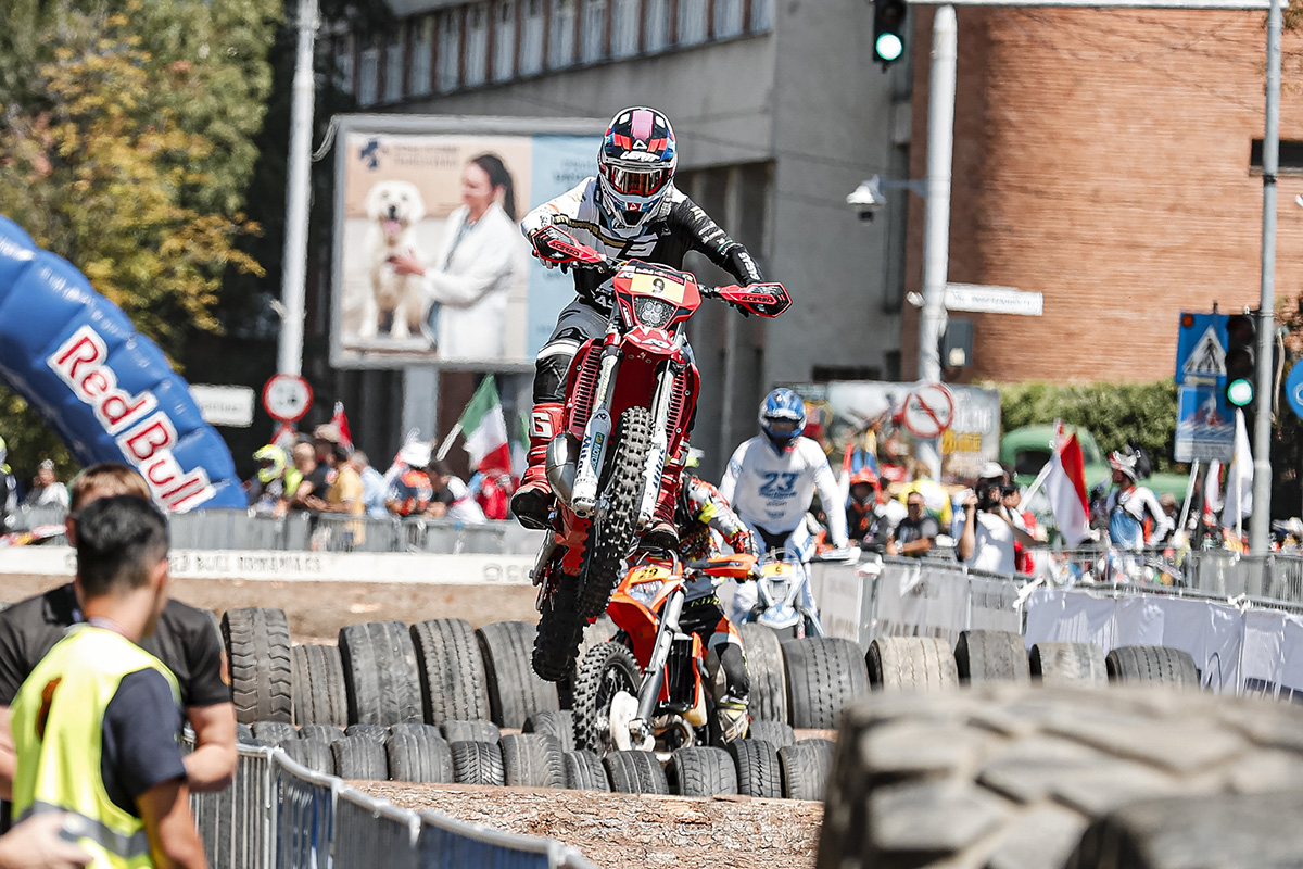 2022 Red Bull Romaniacs results: Gomez and Blazusiak battle for Prologue win
