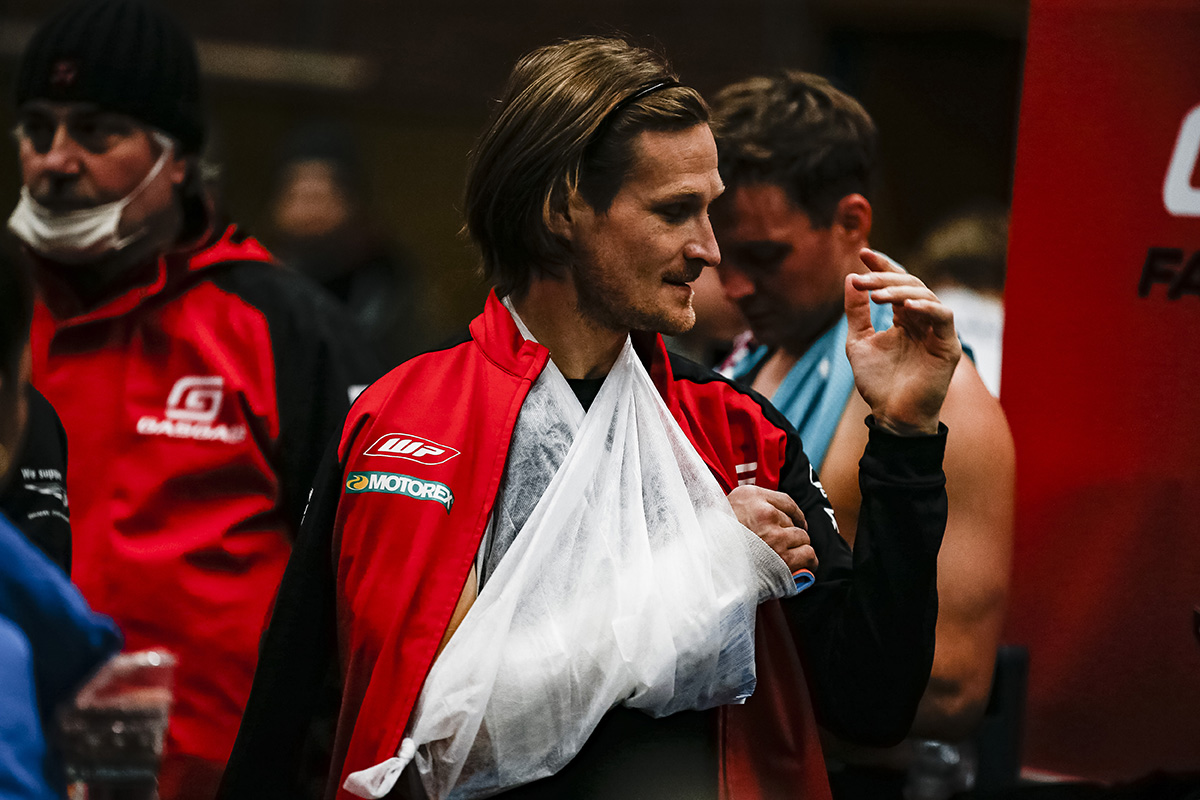 Blazusiak and Webb break wrists in SuperEnduro finale