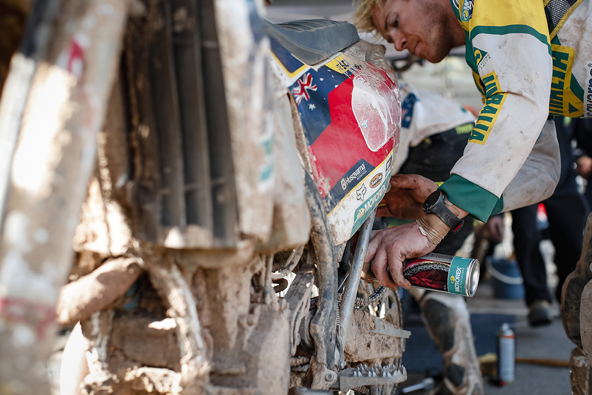 Why off-road bikes need chain lube