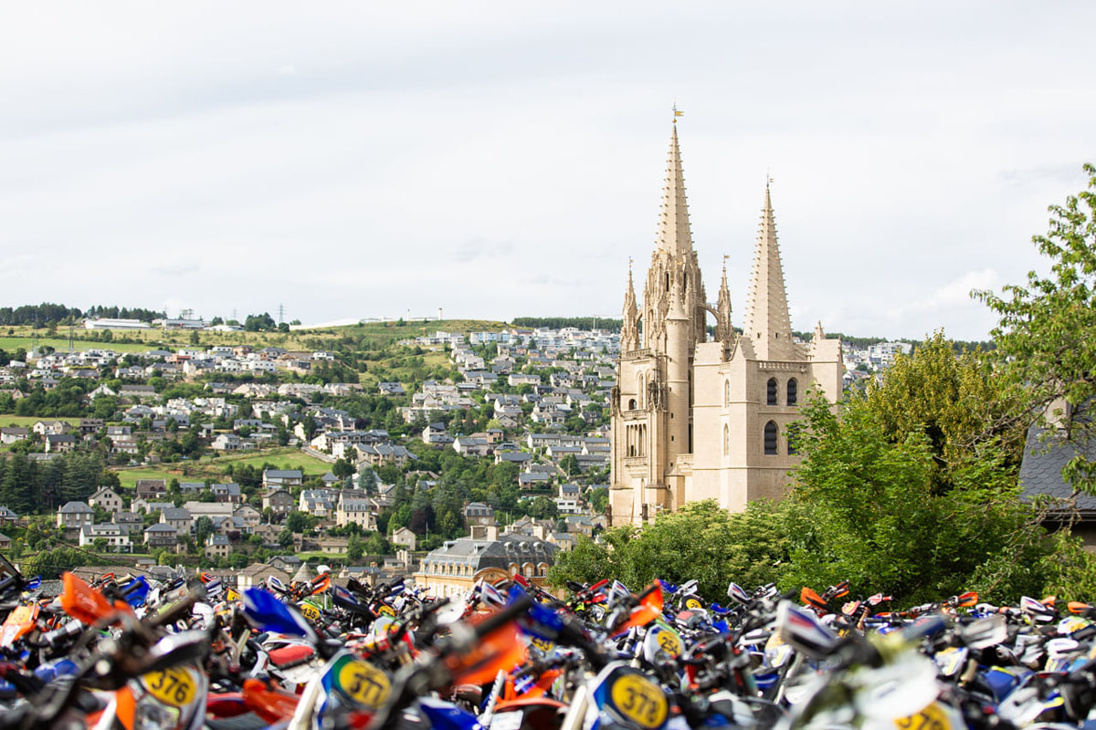 2022 Trefle Lozerien: Verona and Garcia vs 700 French riders at classic enduro