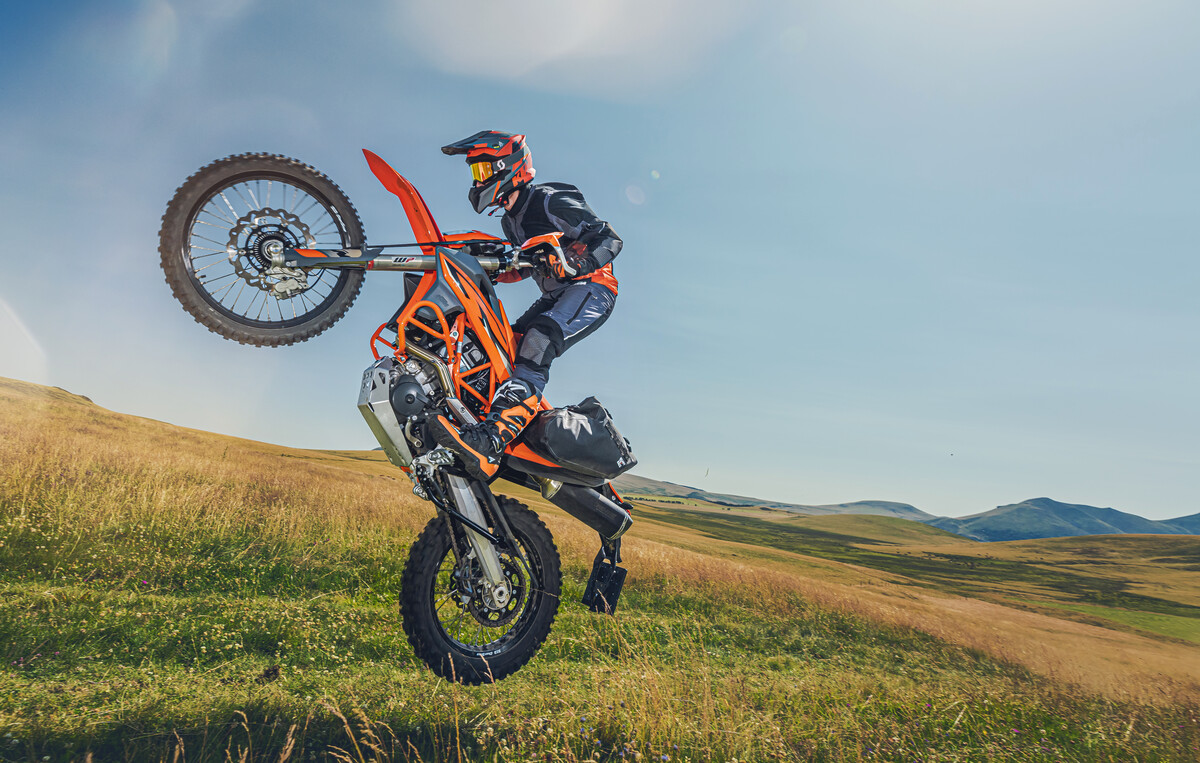 Quick look: 2023 KTM 690 Enduro R – new graphics