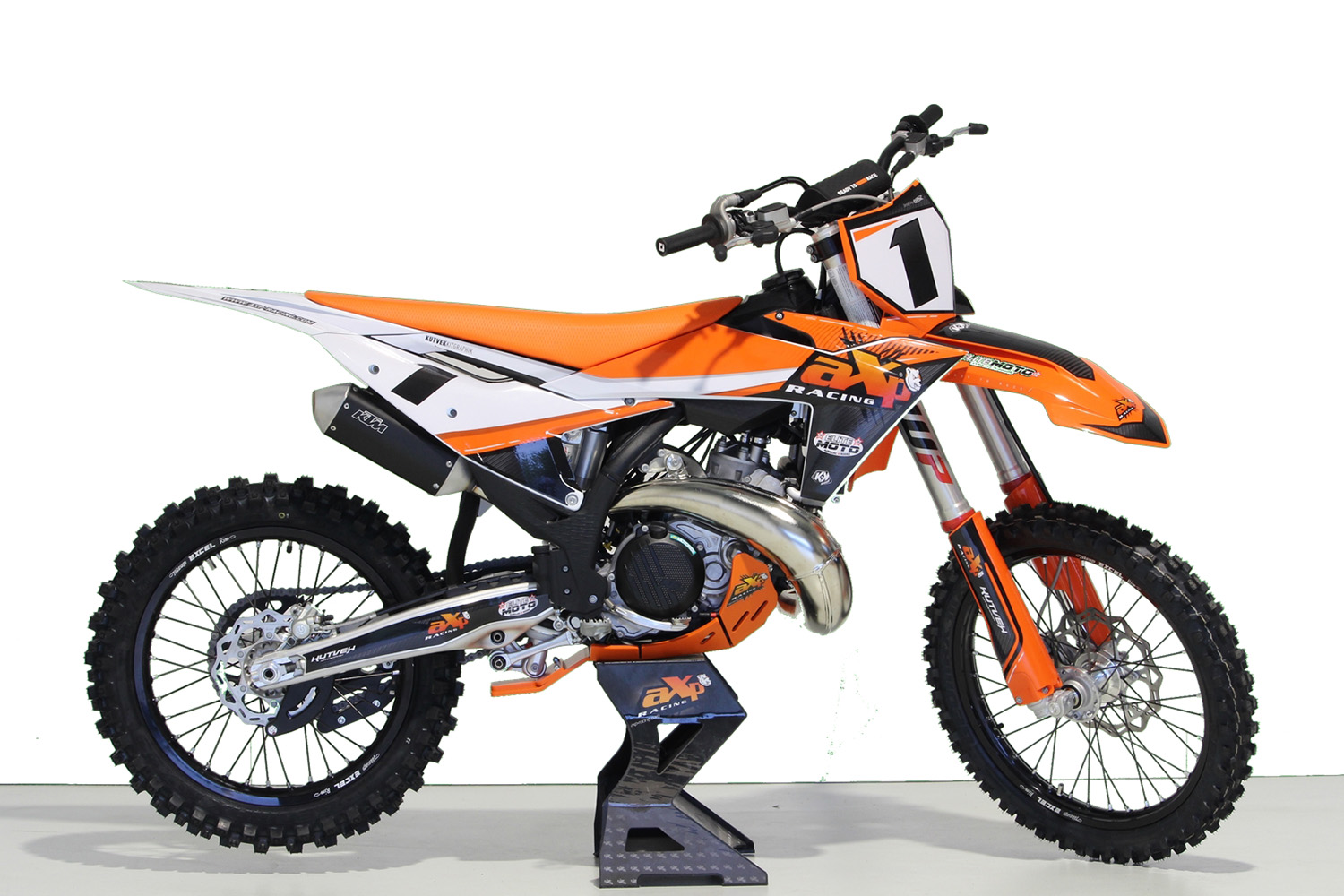 Cross-Country two-stroke bike build – AXP Racing’s 2023 KTM 250XC