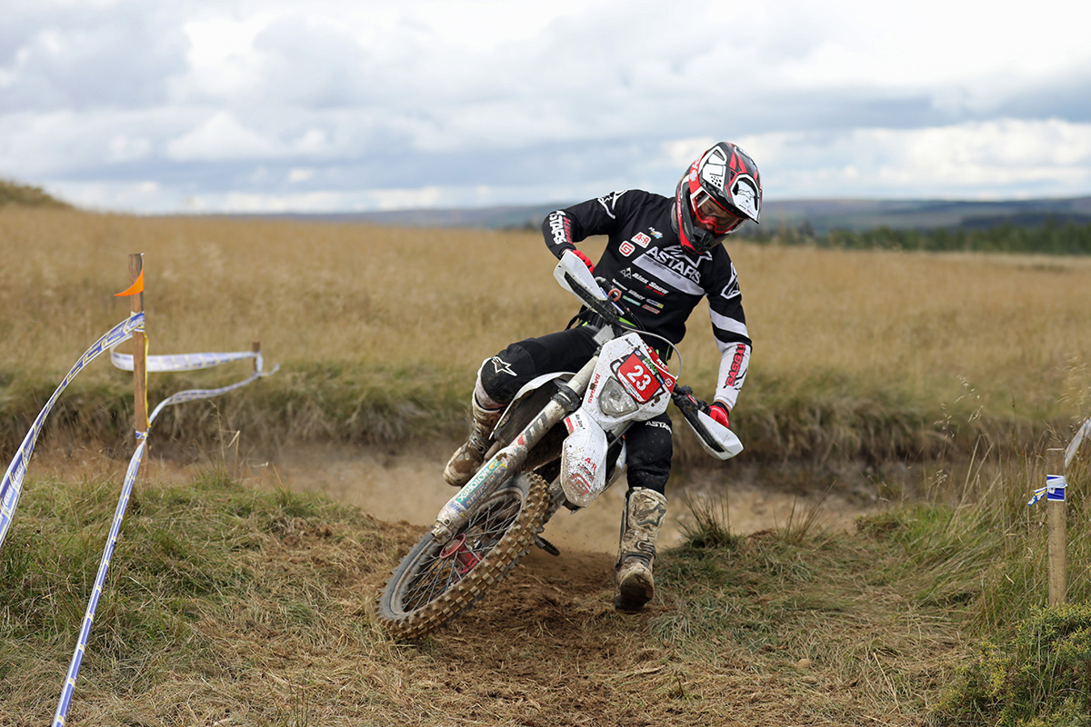 Alex Snow claims 2022 British Enduro Championship