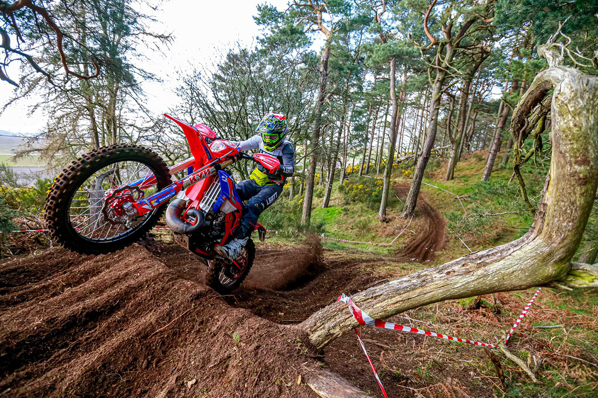 5 minutes…Danny McCanney – buying his own Beta, joinery and old CR250s at VMXdN