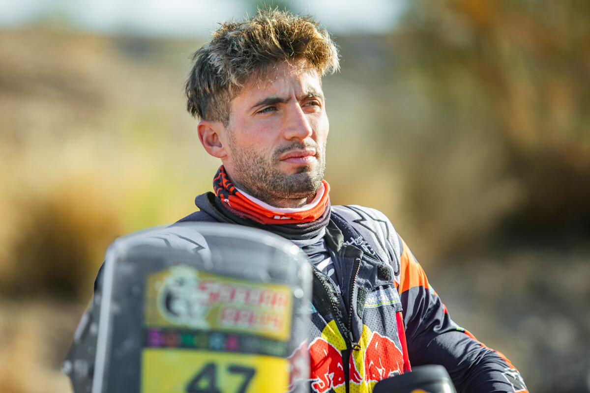 Broken wrist for Dakar Rally Champion Kevin Benavides