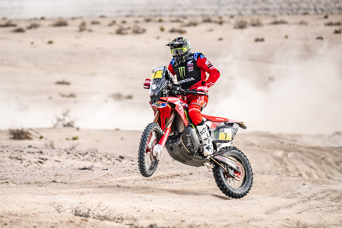 World Rally-Raid Championship: Quintanilla on top after Abu Dhabi stage 1