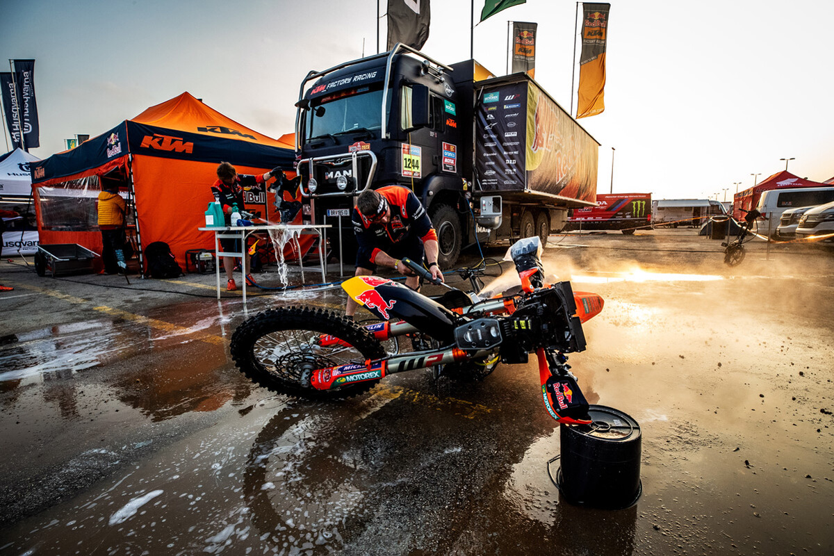 service_ktm_dakar-rally-2023_01142_dakar
