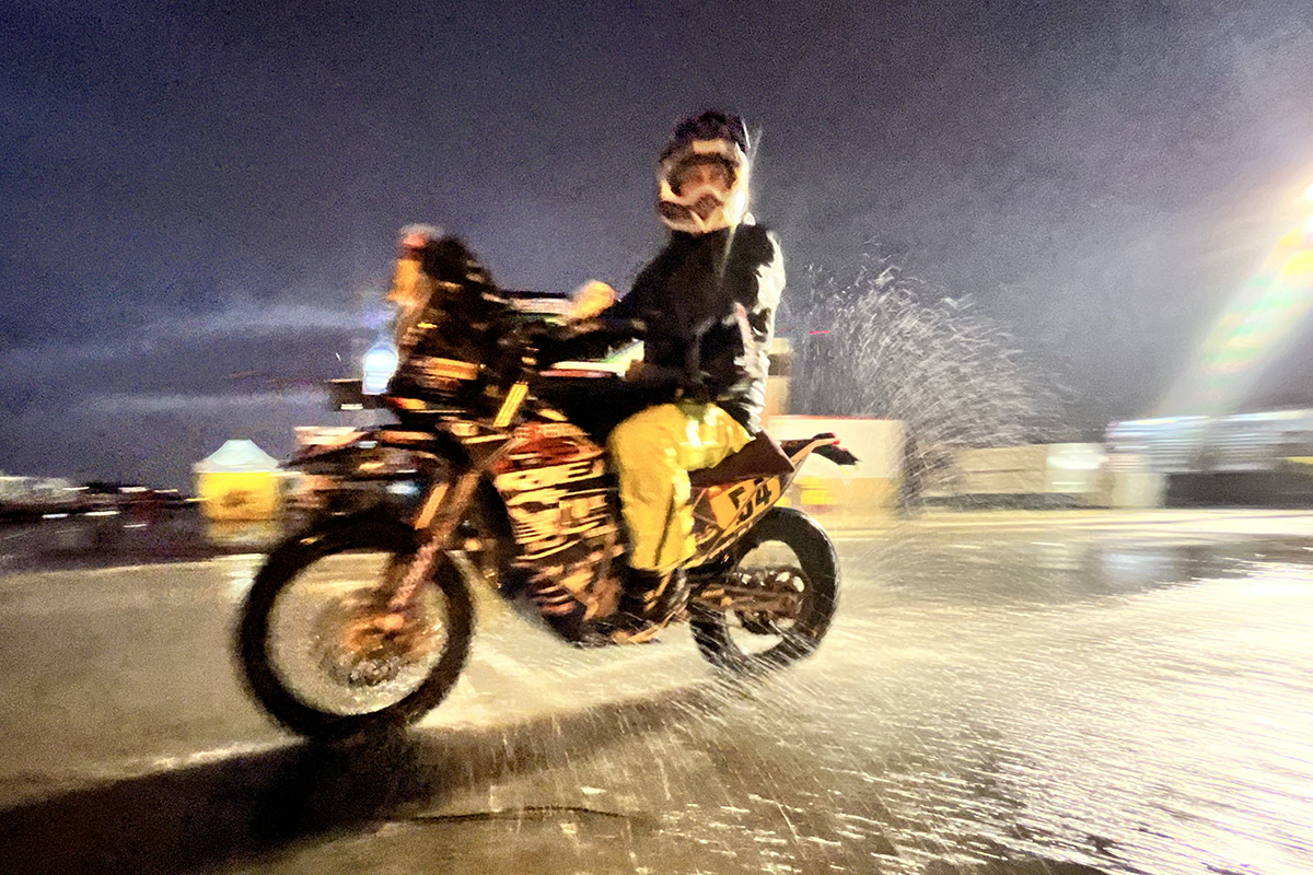 Dakar ’23 daily notebook: stage 7 cancelled for the bikes after 12 hour, 900km day