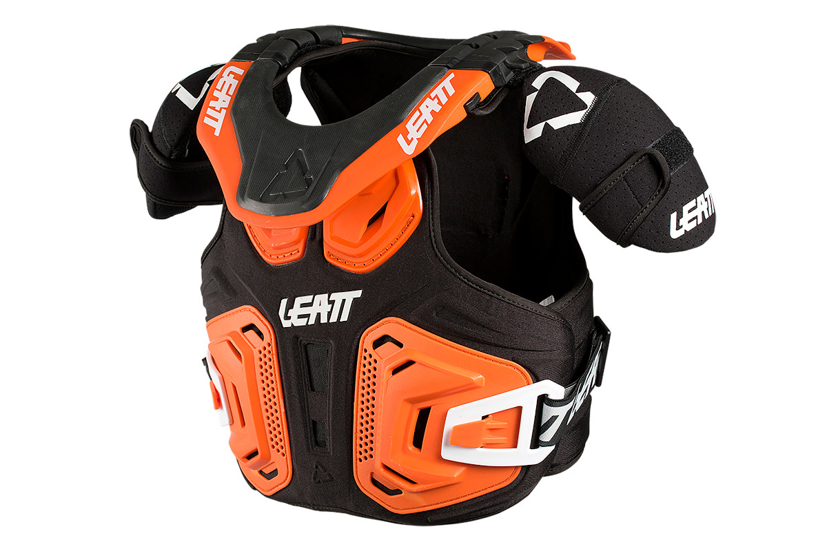 leatt_fusionvest_2_0_orange_frontright_1018010021