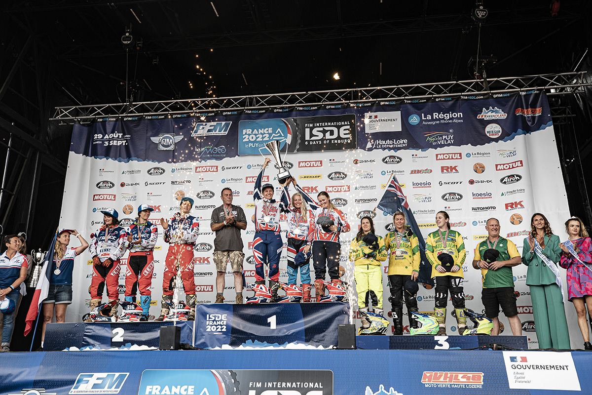 podium-women_isde_2022_france_26838