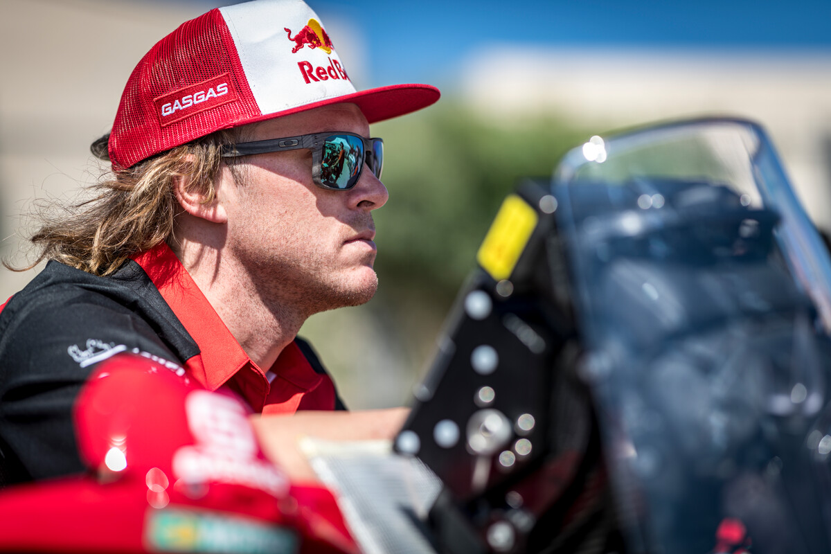 Tough leg break for Daniel Sanders in training crash