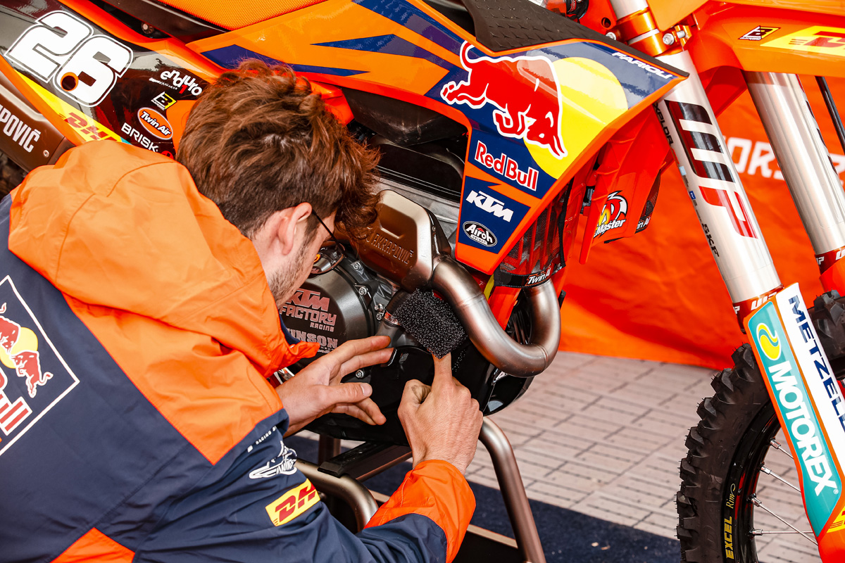 ktm_mud_foam_endurogp_spain_0396