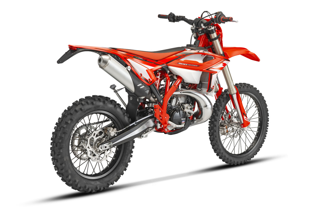rr-200-2str-my24-back