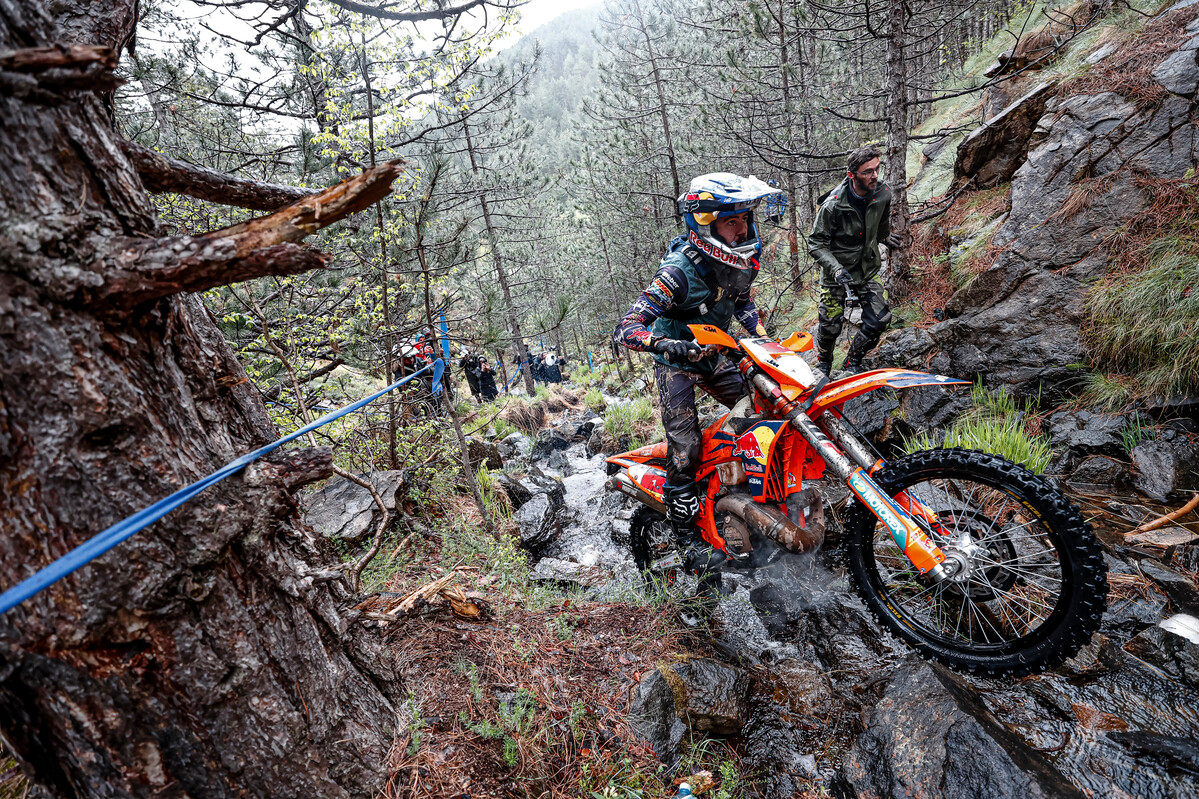 2023 Xross Hard Enduro results: Lettenbichler wins day one after Bolt is docked time penalty