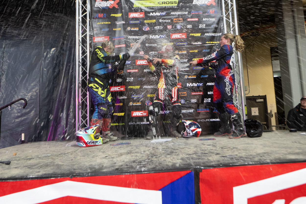 womens-pro-podium-everett-207