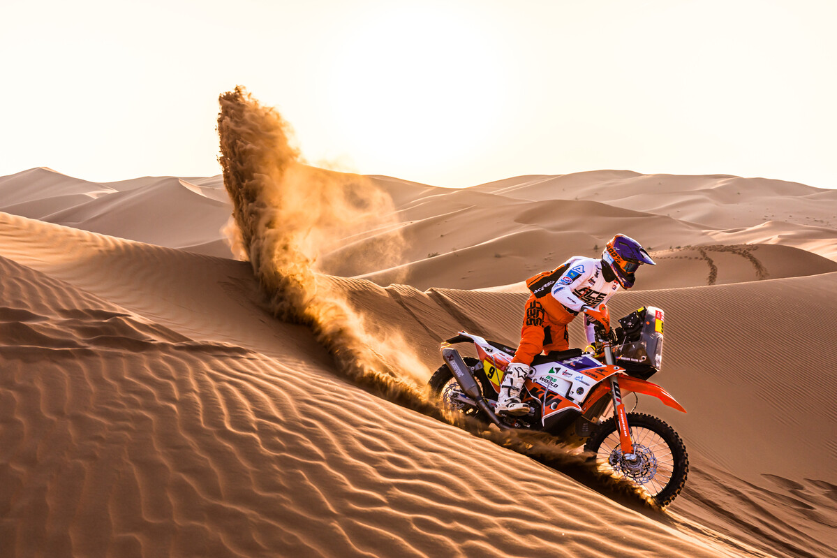 my24-ktm-450-rally-replica-4