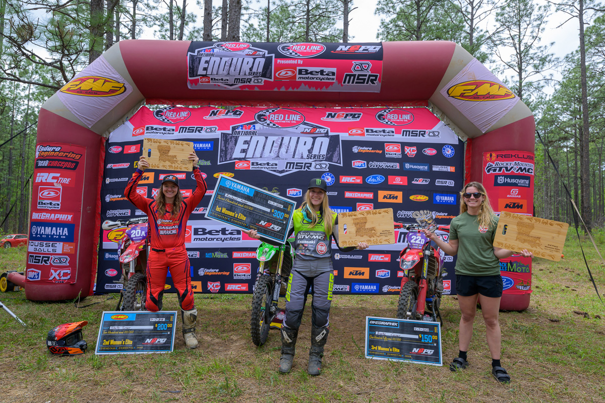 womens-elite-podium
