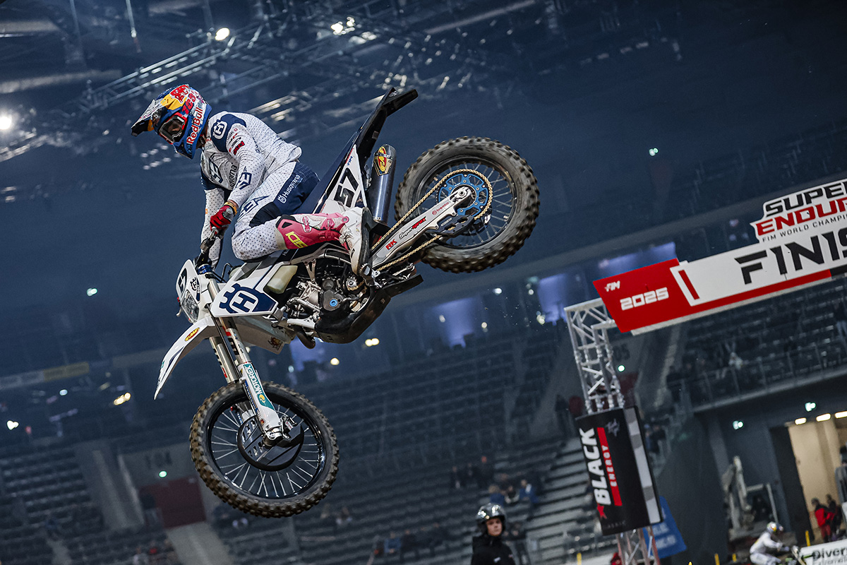 2025 SuperEnduro Results: Billy Bolt overcomes determined Olszowy for Rnd 1 win