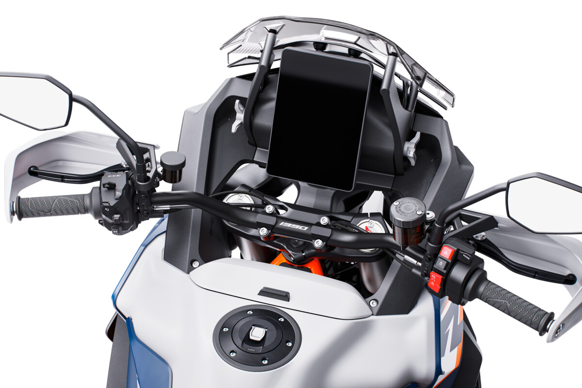 651796_my25_ktm_1390_super_adventure_r_eu_detail-dashboard_01_i_p42104