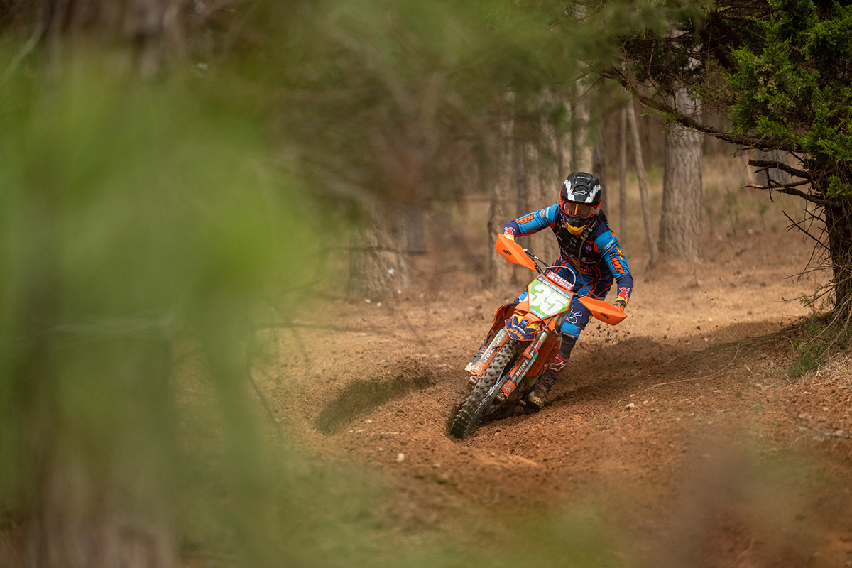 angus-riordan-fmf-ktm-factory-racing-team-landers