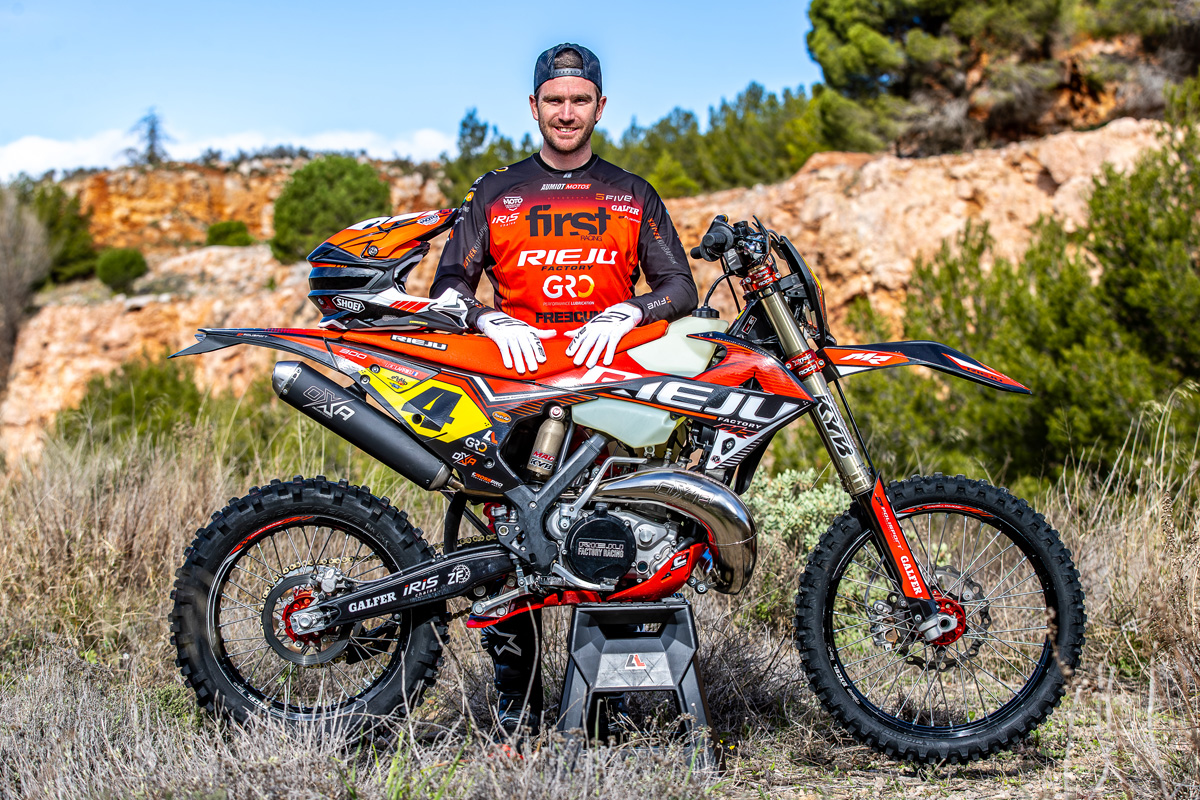 loic-larrieu-shooting-pre-saison-2024-team-rieju-factory-24_02__p27353
