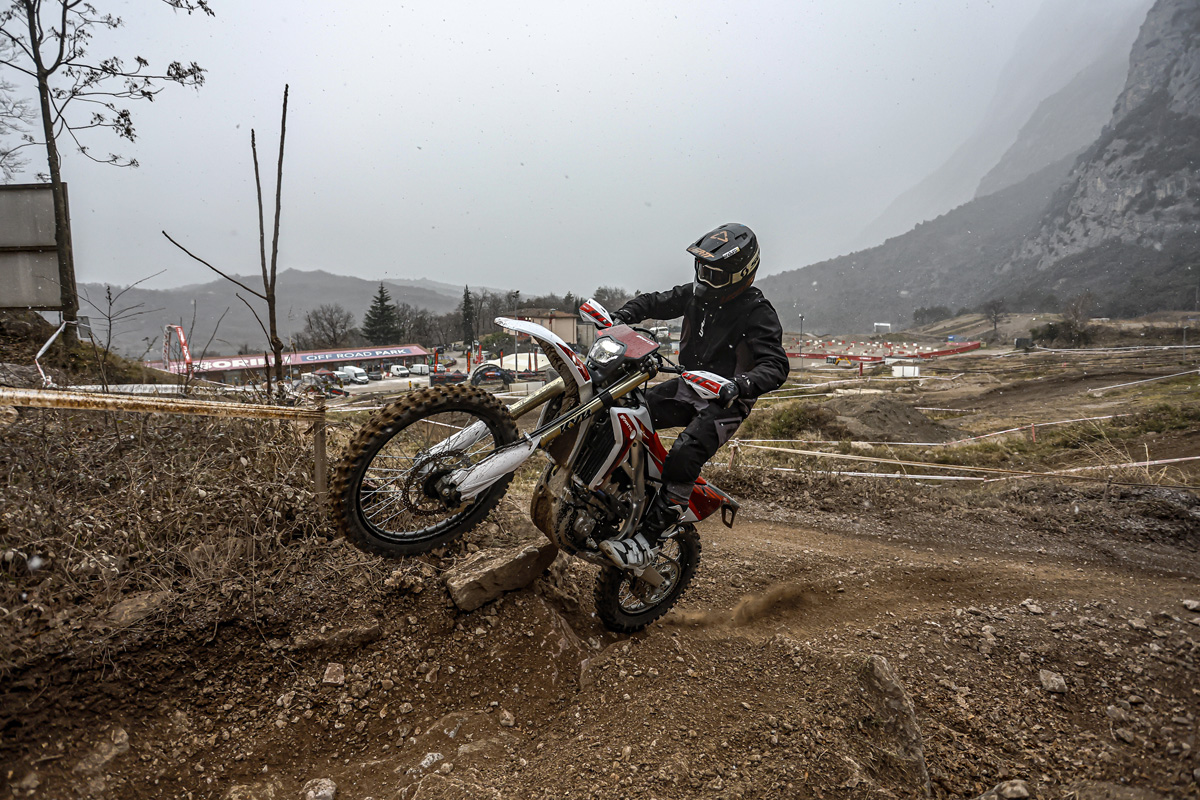 enduro21_fantic_xe300_xef310_tested_10