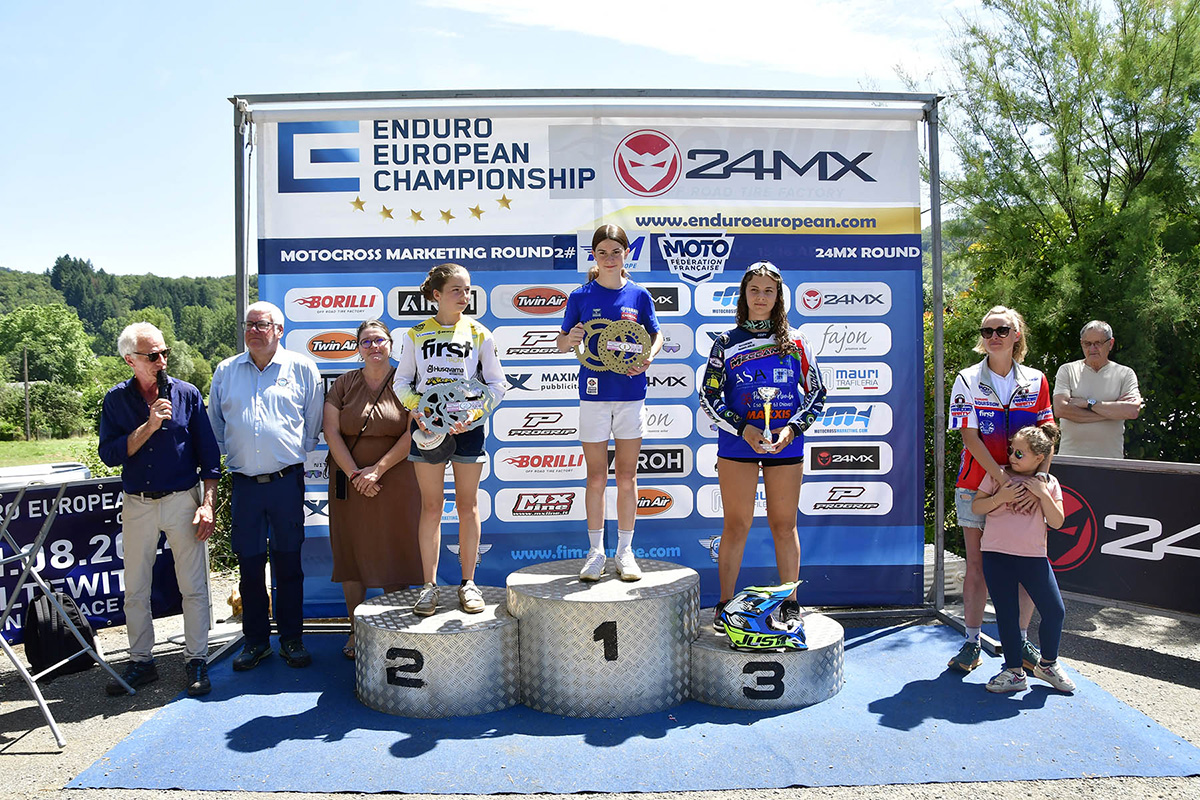 european_mini_enduro_rnd_2_girls_podium